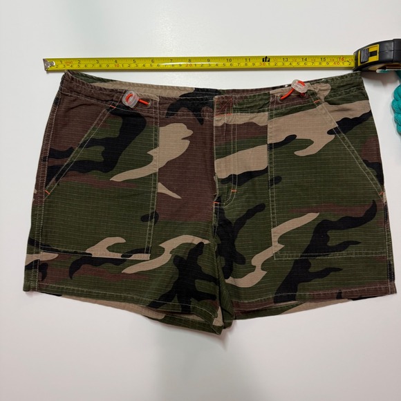 Y2K Mudd Camo size 9 shorts - Picture 6 of 6